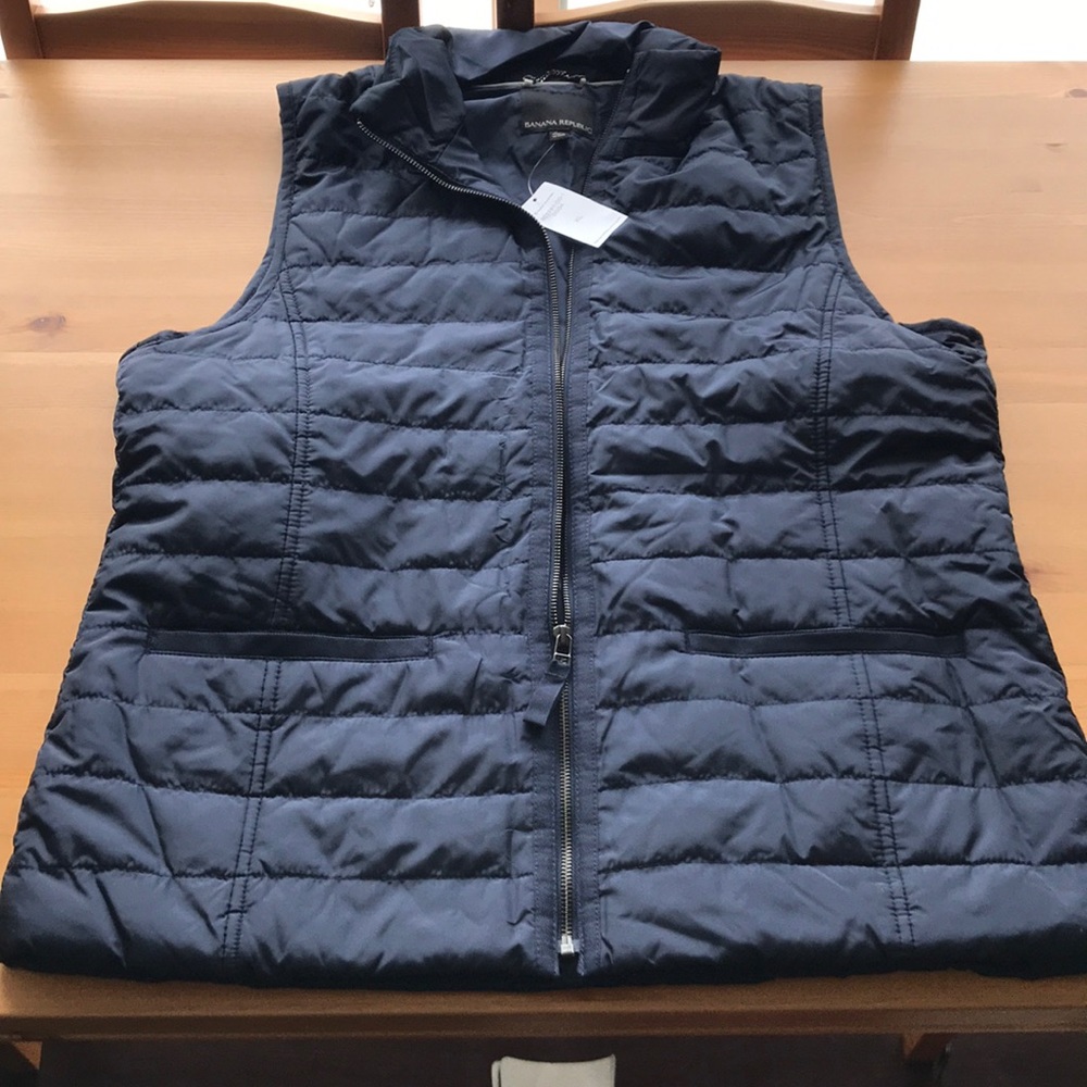Banana Republic Puffer Vest NWT/XL
